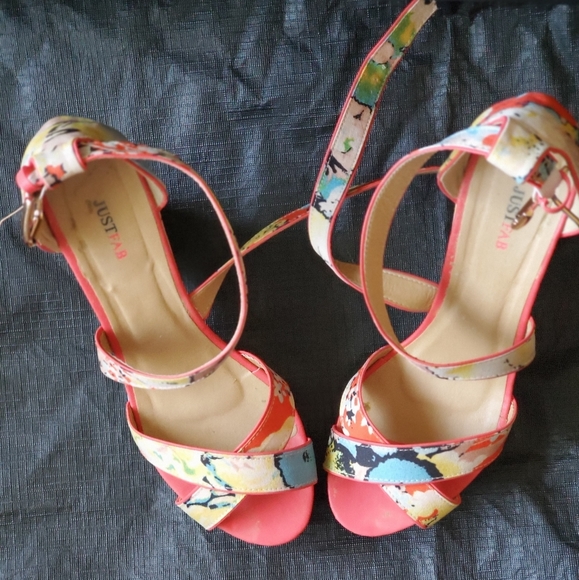 Shoes - Picture 3 of 4